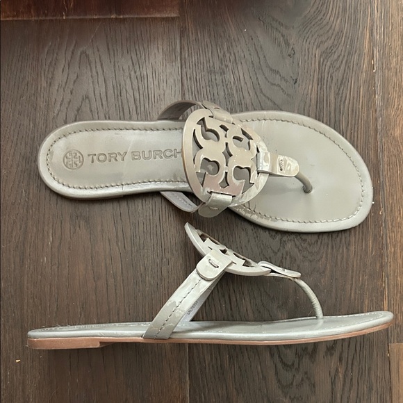 TORY BURCH MILLER SANDALS MALTA GRAY PATENT sz 9.5 - Picture 8 of 9